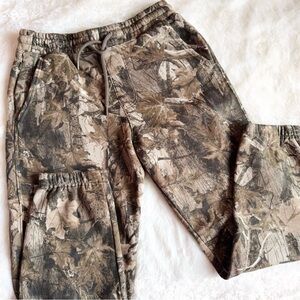 hollister camo sweatpants